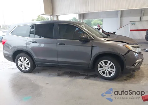 2017 Honda Pilot Lx z USA, uszkodzony, nr VIN 5FNYF5H13HB012751